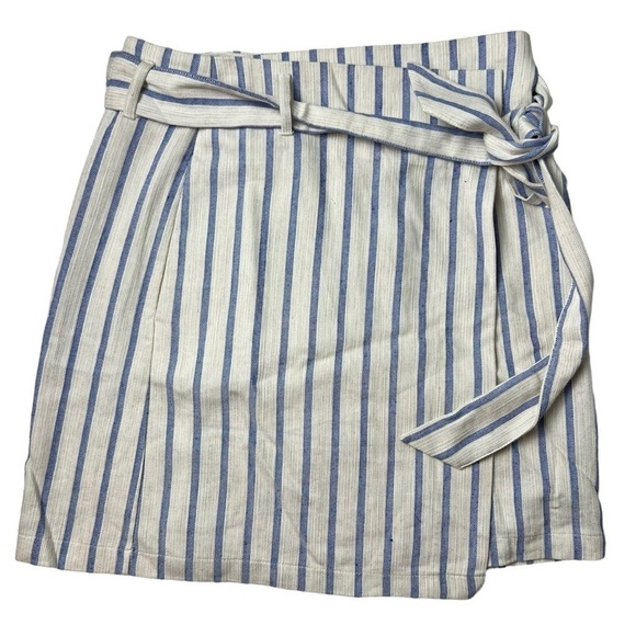 H&M Linen Blend Wrap Skirt SZ 8 Button Front Mini Length Blue Stripe Nautical - Picture 1 of 9